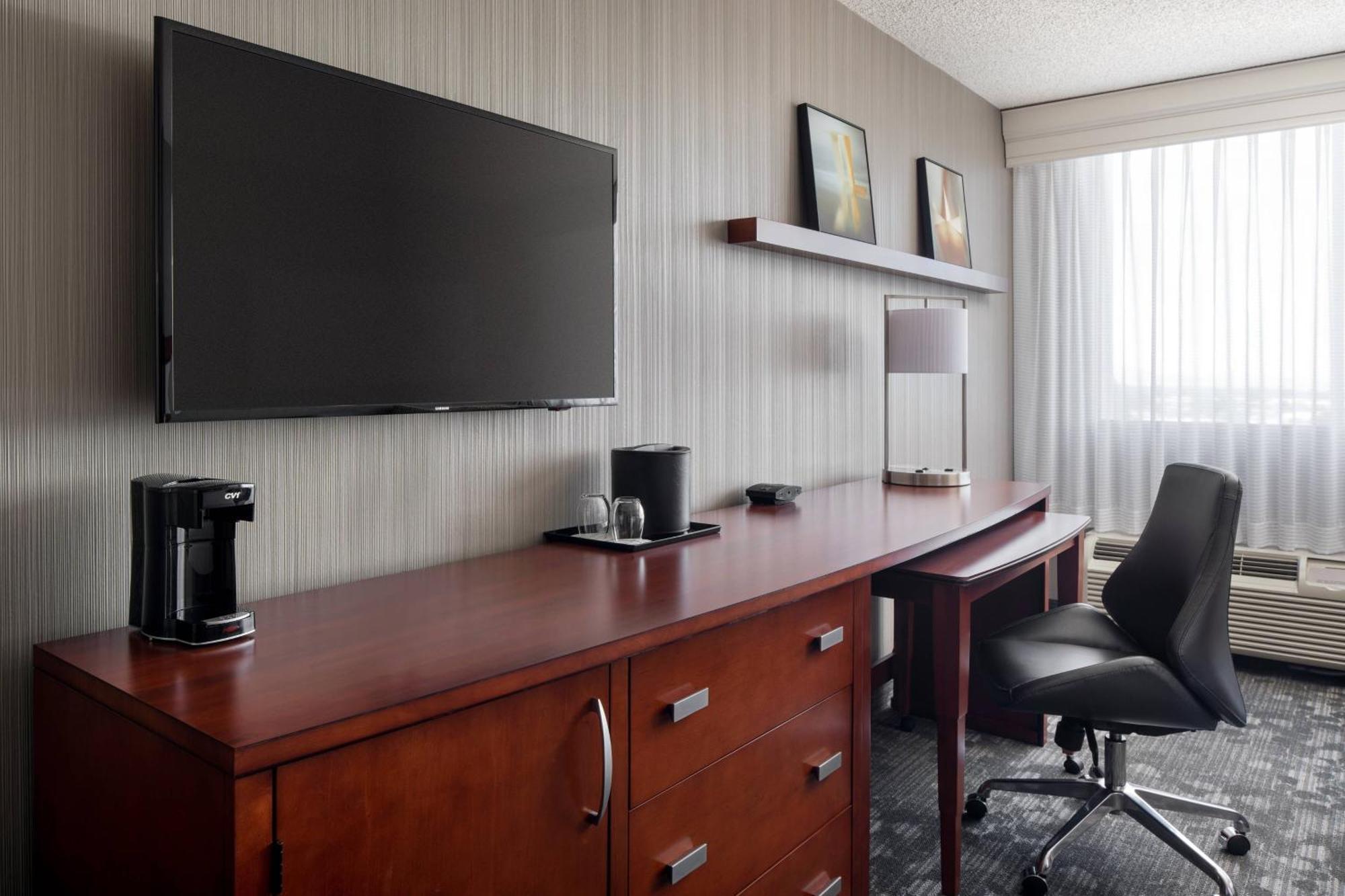 Courtyard By Marriott Richmond Berkeley Otel Dış mekan fotoğraf