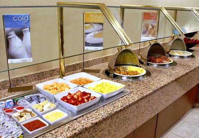 Courtyard By Marriott Richmond Berkeley Otel Restoran fotoğraf
